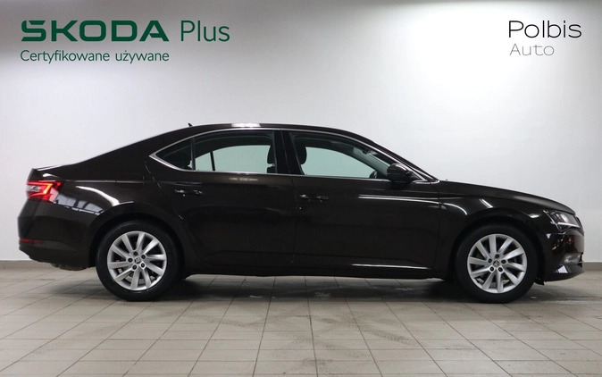 Skoda Superb cena 79900 przebieg: 106000, rok produkcji 2019 z Olsztyn małe 232